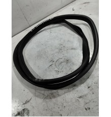 Уплотнитель проема двери задний правый