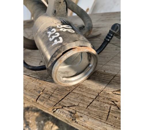 Горловина топливного бака