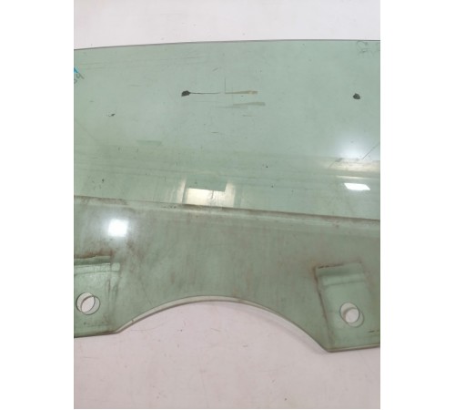 Стекло двери заднее правое