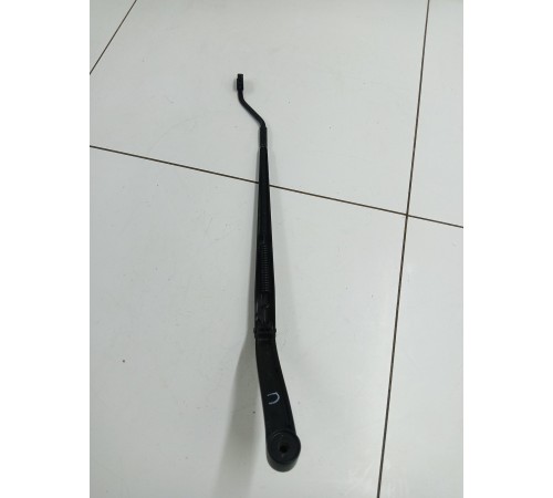 Поводок стеклоочистителя (правый)