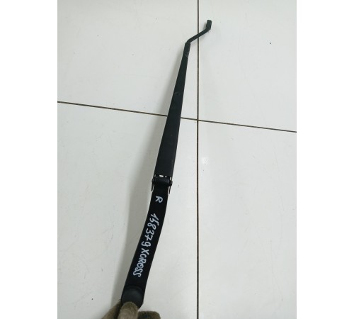 Поводок стеклоочистителя (правый)