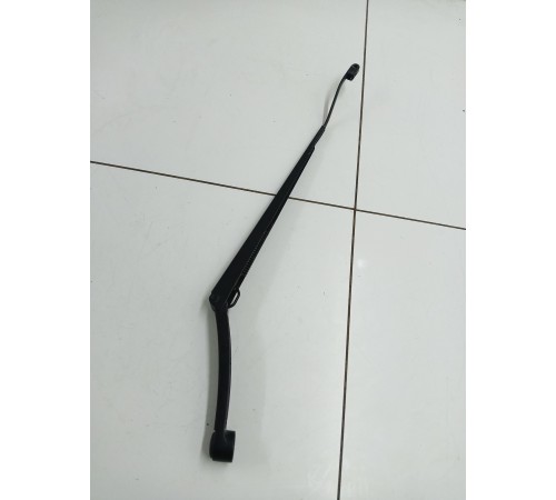 Поводок стеклоочистителя (правый)