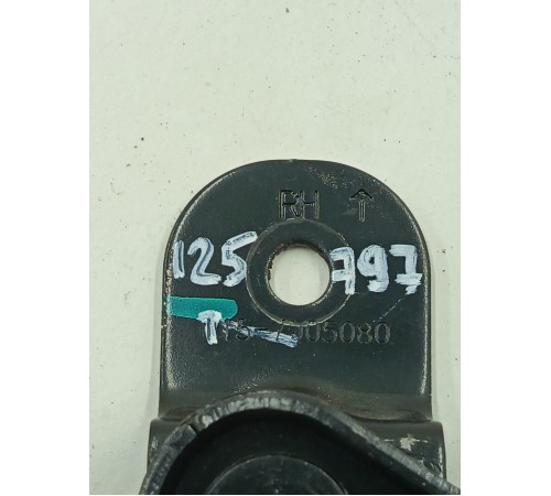 Кронштейн крепление заднего ряда сидений