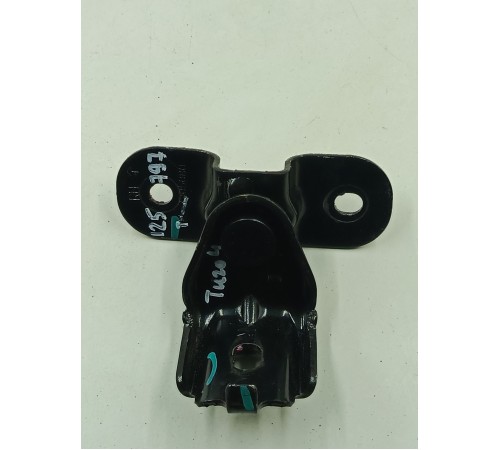 Кронштейн крепление заднего ряда сидений