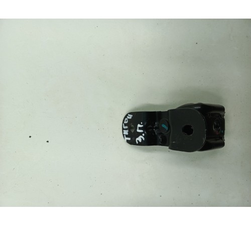 Кронштейн крепление заднего ряда сидений