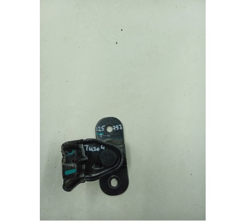 Кронштейн крепление заднего ряда сидений