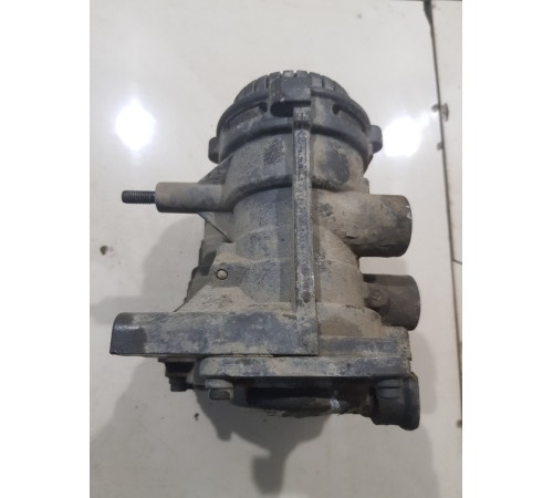 Клапан управления тормозами прицепа