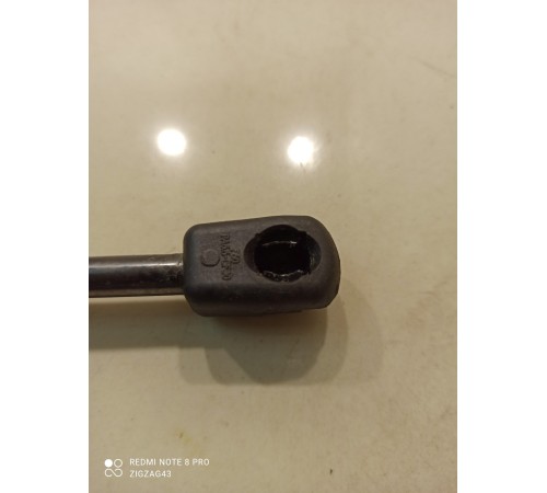 Амортизатор багажника