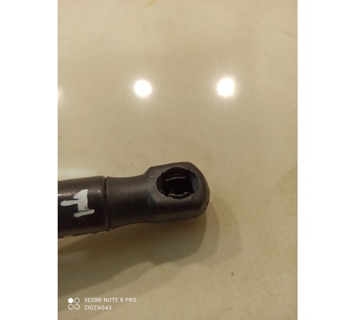 Амортизатор багажника