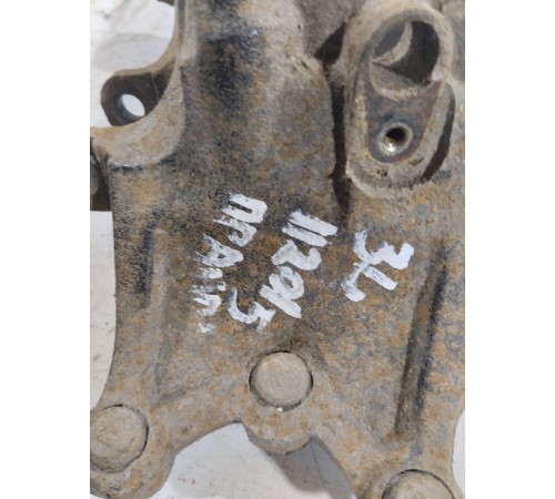 Кулак поворотный задний левый