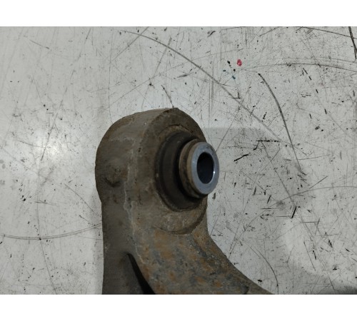 Кулак поворотный задний левый