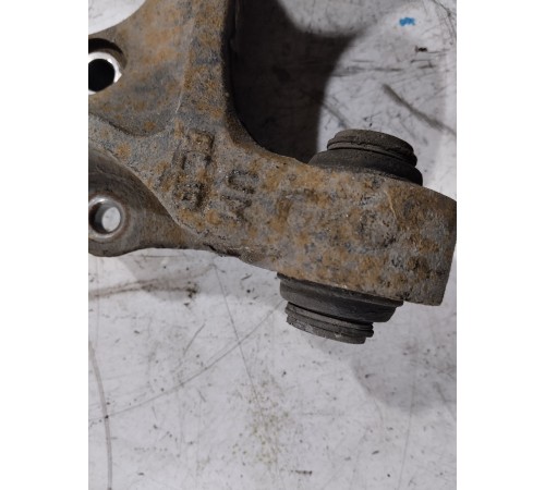 Кулак поворотный задний левый