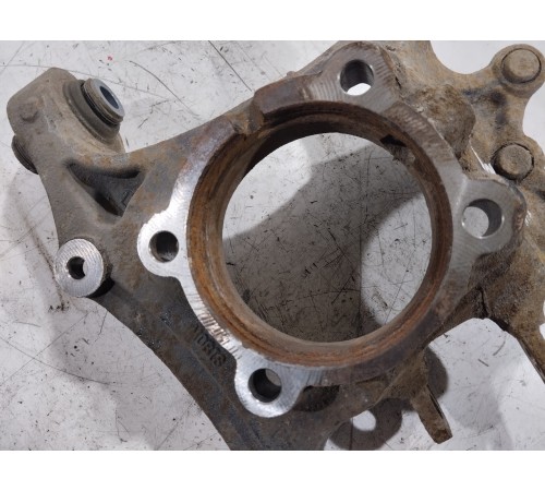 Кулак поворотный задний левый