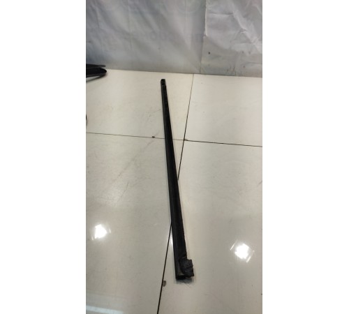 Уплотнитель стекла (передний, левый, наружний)