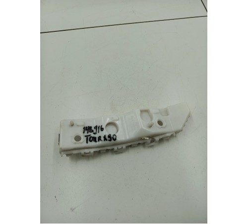 Кронштейн переднего бампера 