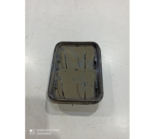 Решетка вентиляционная (левая)