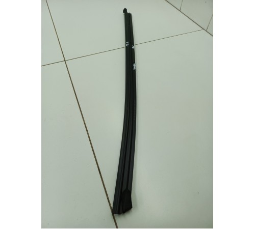 Уплотнитель стекла передний правый внутренний