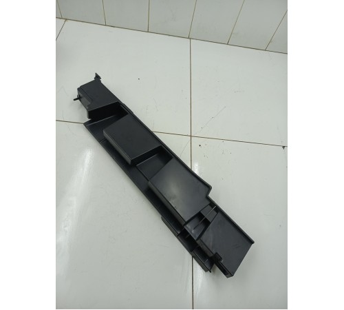 Дефлектор радиатора правый