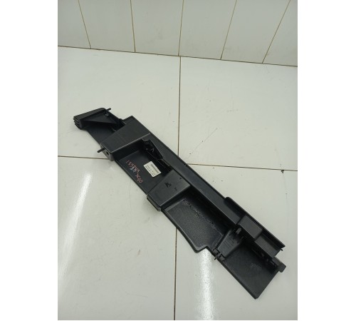 Дефлектор радиатора правый