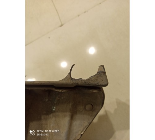 Пыльник крыла(передний правый)