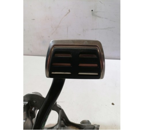 Педаль тормоза