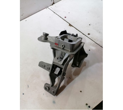 Педаль тормоза