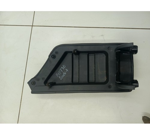 Подлокотник центральной консоли