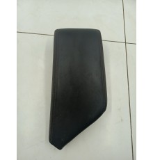 Подлокотник центральной консоли