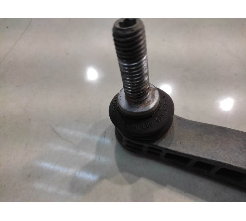 Стойка стабилизатора (передняя, левая)