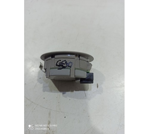 Плафон внутреннего освещения салона