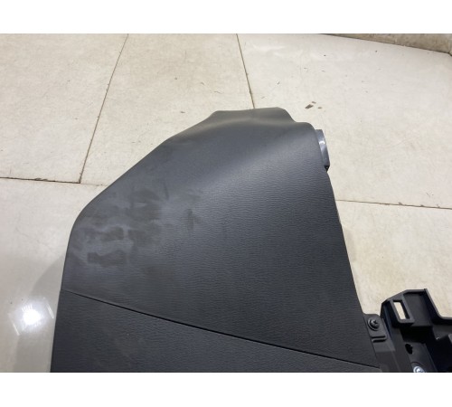 Боковая накладка центральной консоли (левая)