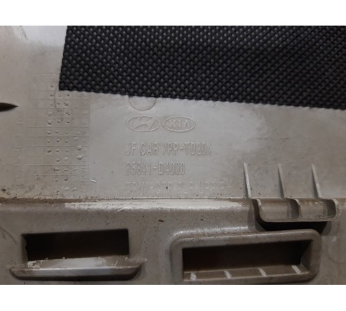 Обшивка центральной стойки (правая, верхняя)