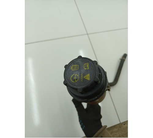 Бачок гидроусилителя (гура)