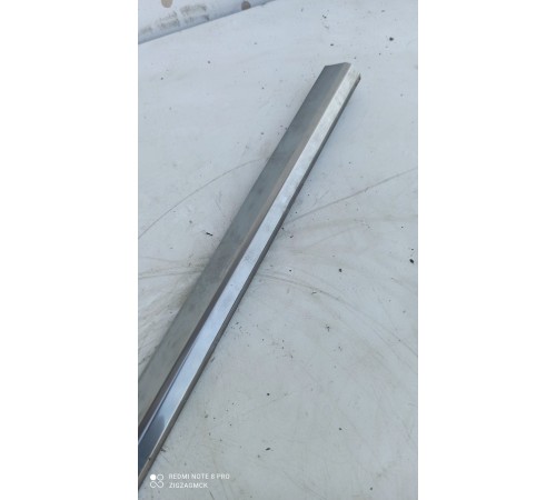 Молдинг двери(задний правый)