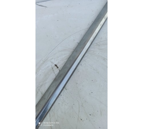 Молдинг двери(задний правый)