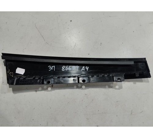 Молдинг двери(задний правый)