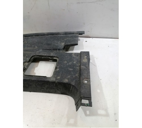 Накладка моторного отсека правая