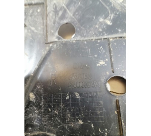 Накладка моторного отсека правая