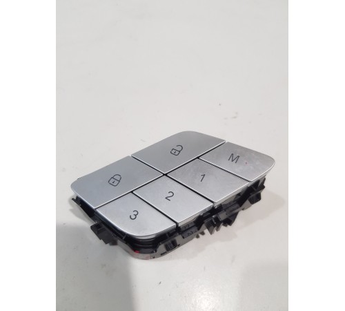 Блок кнопок памяти сидений центрального замка