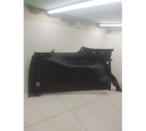 Обшивка багажника левая