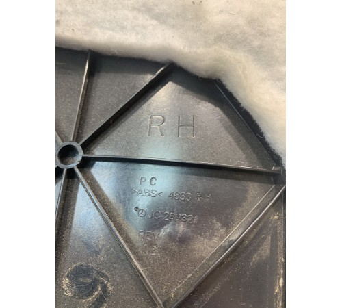 Обшивка багажника