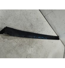 Уплотнитель двери передний правый