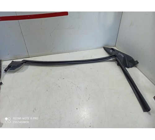 Уплотнитель двери(передний левый)