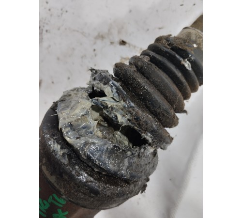 Привод (полуось) передний левый