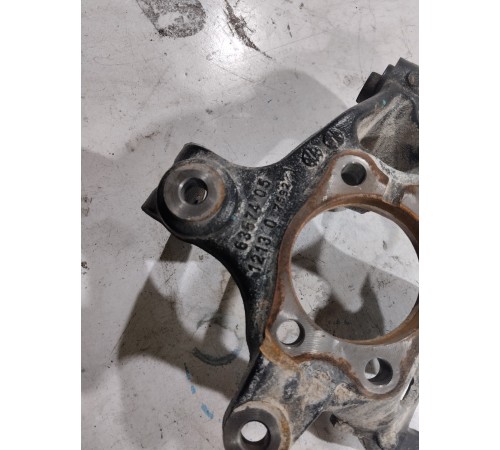 Кулак поворотный задний левый