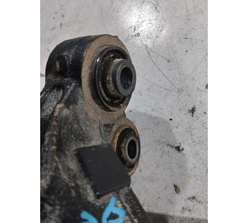 Кулак поворотный задний левый