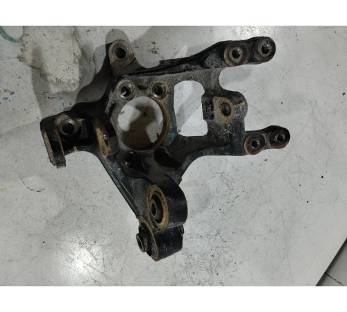 Кулак поворотный задний левый