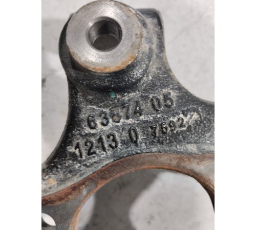 Кулак поворотный задний левый