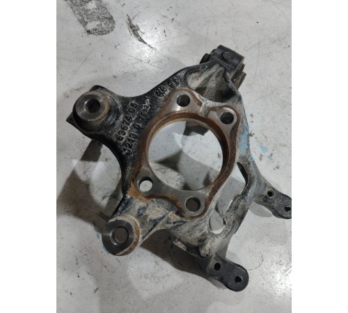 Кулак поворотный задний левый