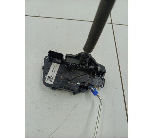 Замок двери передний правый